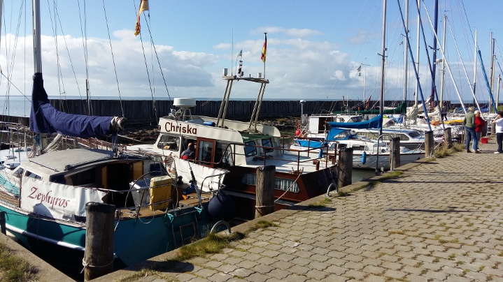 Boote im Hafen von Neuwerk